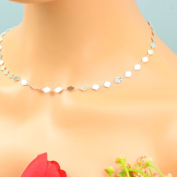 Delicate & Contemporary Necklace Chain, A Lovely Choice for Women, EVCH1573 - Picture 4 of 10